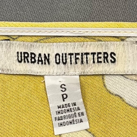 Urban Outfitters Retro Yellow Crop Top, Size Small - Picture 3 of 3